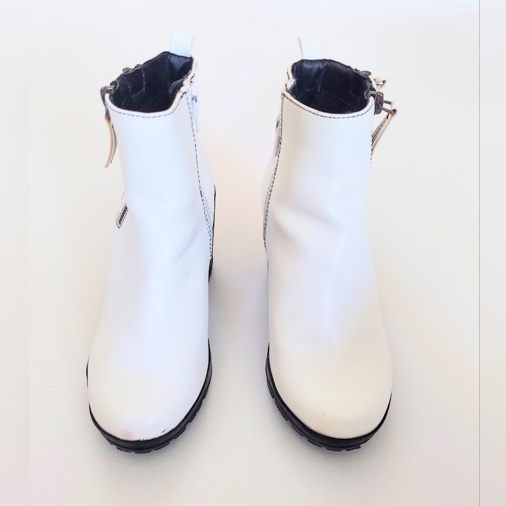 Parker & Sky Stacy Ankle Boots White Faux Leather Block Heels Womens 6M